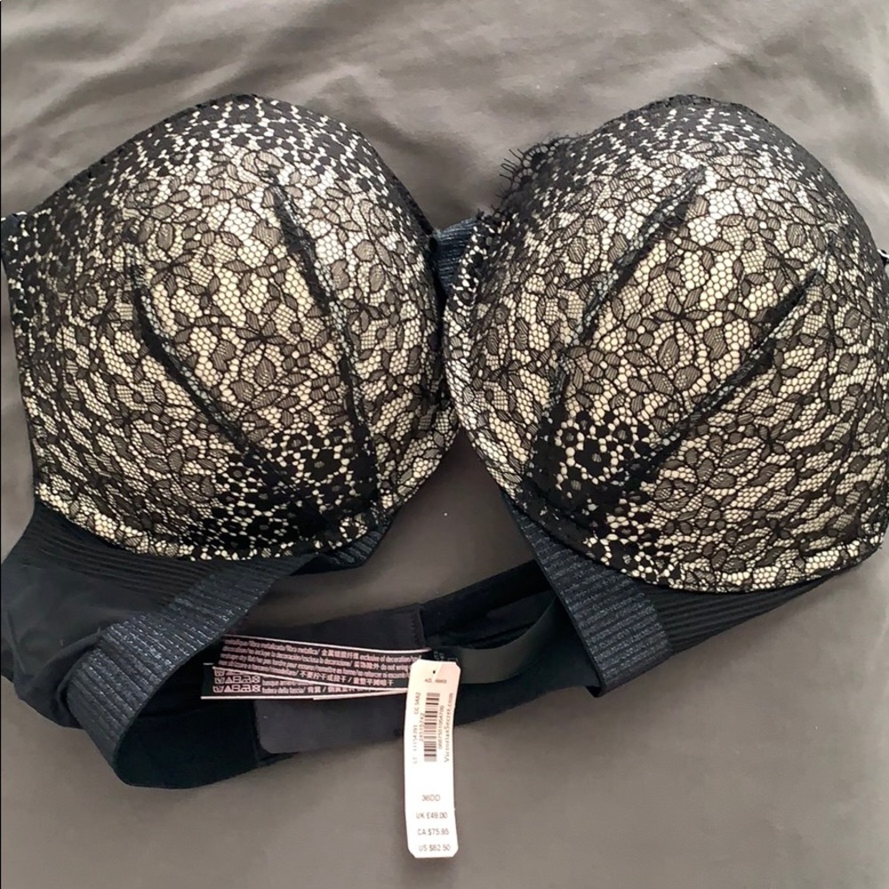 Victoria’s secret very sexy push-up bra